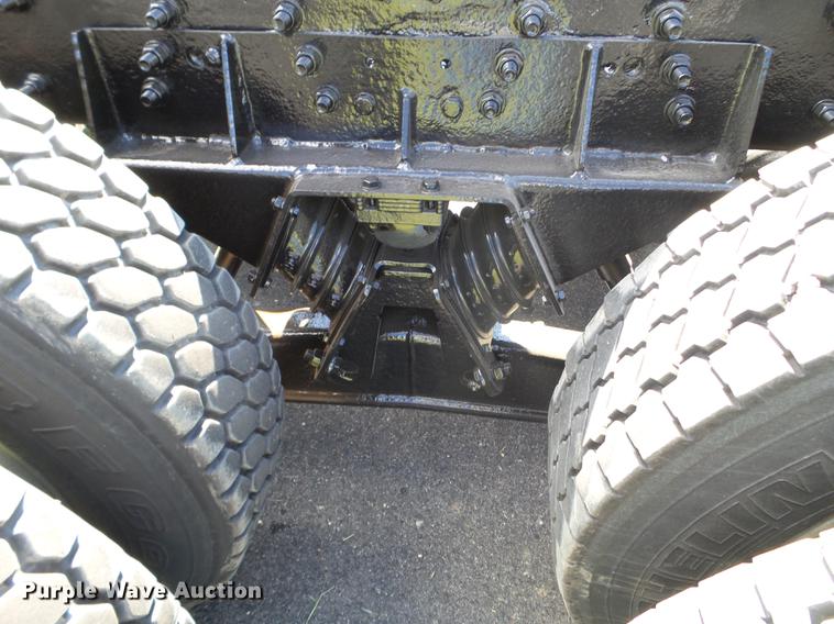 image for item FM9385 1998 Ford LTA9000 truck cab and chassis