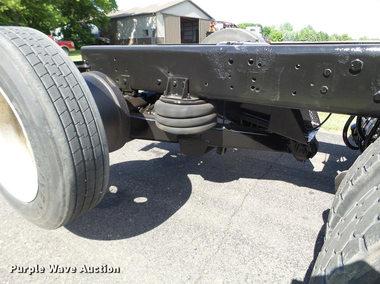 image for item FM9385 1998 Ford LTA9000 truck cab and chassis