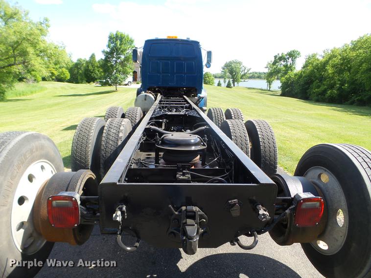 image for item FM9385 1998 Ford LTA9000 truck cab and chassis