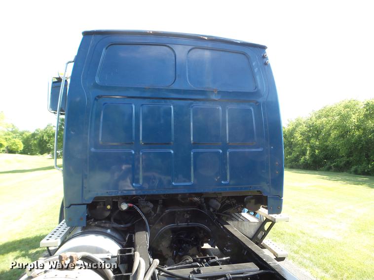image for item FM9385 1998 Ford LTA9000 truck cab and chassis