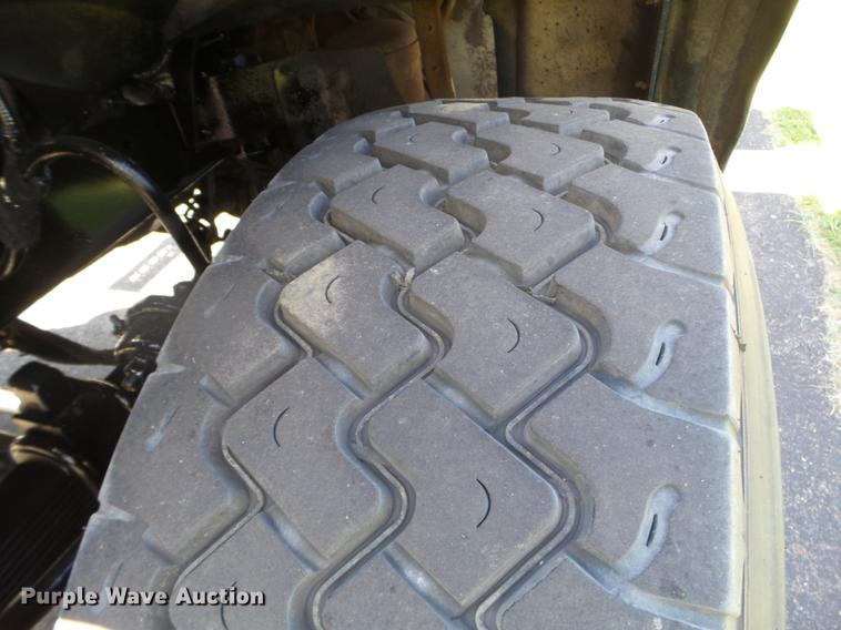 image for item FM9385 1998 Ford LTA9000 truck cab and chassis