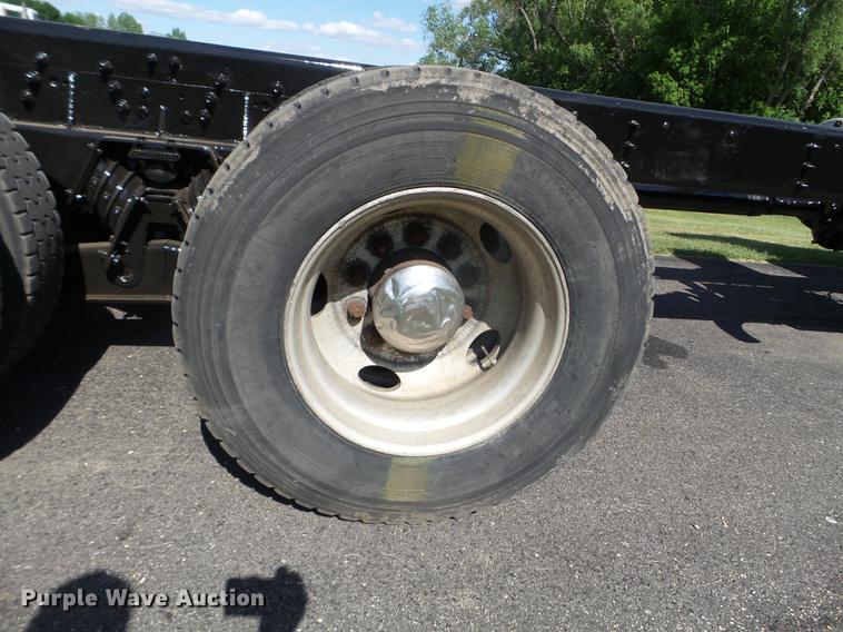 image for item FM9385 1998 Ford LTA9000 truck cab and chassis