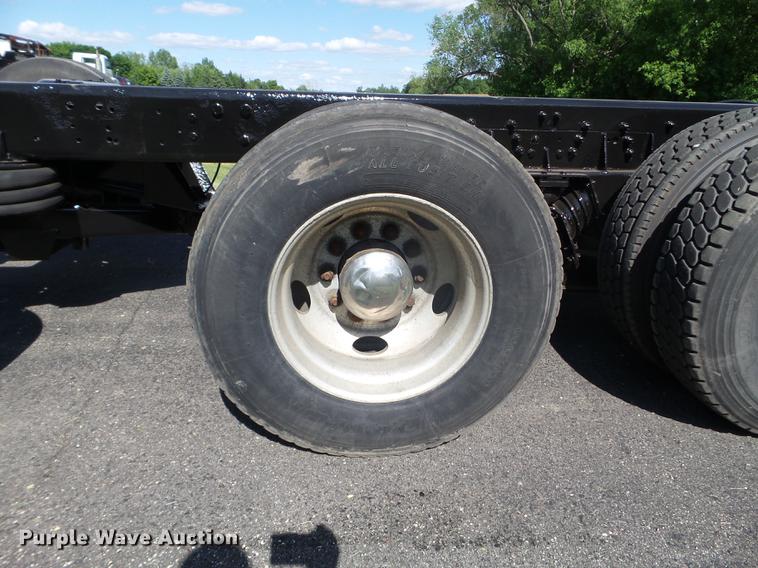 image for item FM9385 1998 Ford LTA9000 truck cab and chassis