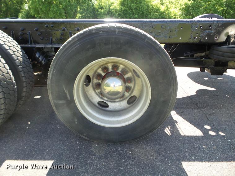 image for item FM9385 1998 Ford LTA9000 truck cab and chassis