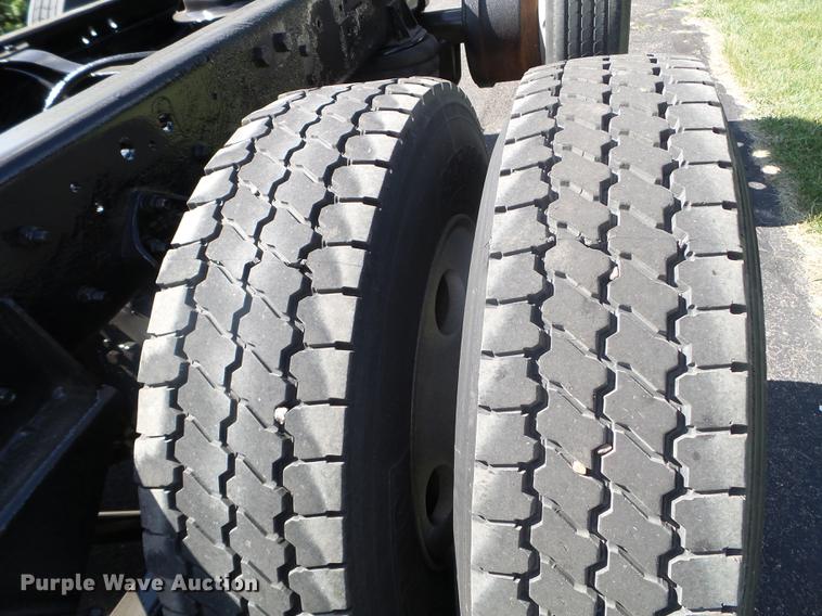 image for item FM9385 1998 Ford LTA9000 truck cab and chassis