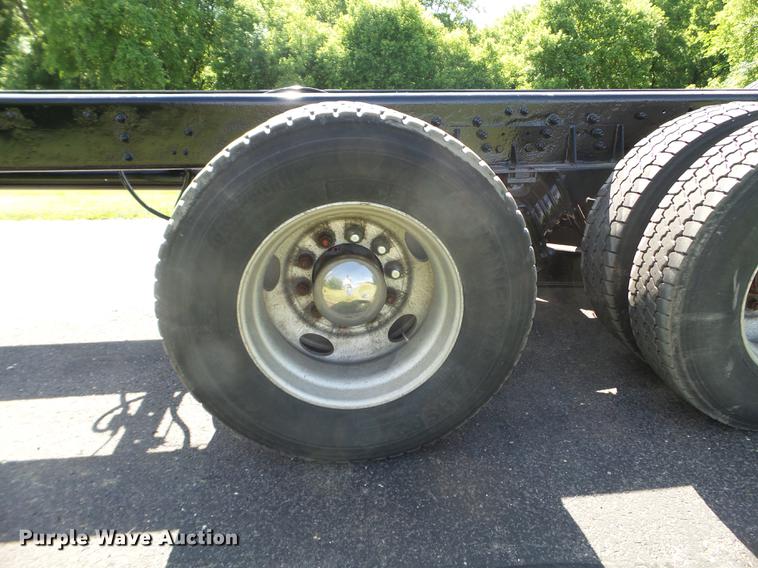 image for item FM9385 1998 Ford LTA9000 truck cab and chassis