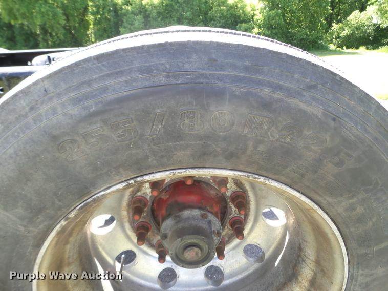 image for item FM9385 1998 Ford LTA9000 truck cab and chassis