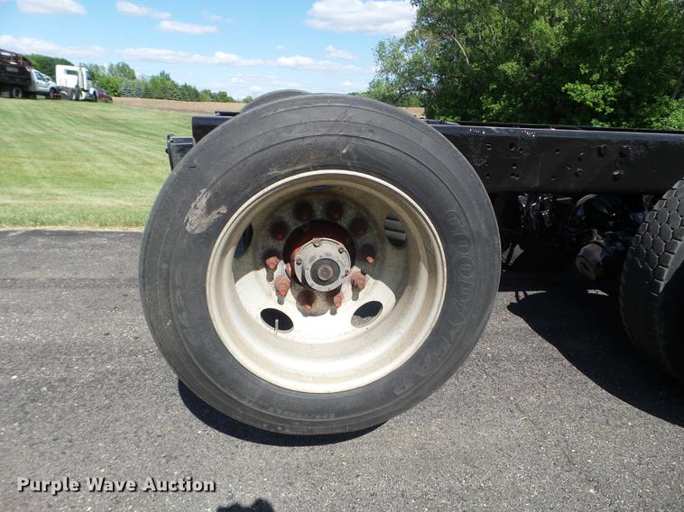 image for item FM9385 1998 Ford LTA9000 truck cab and chassis