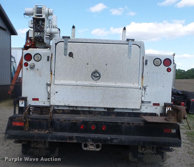 image for item FM9386 2009 Ford F550 Super Duty service truck with crane