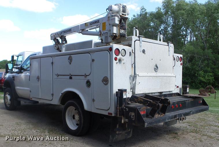 image for item FM9386 2009 Ford F550 Super Duty service truck with crane