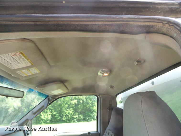 image for item FM9386 2009 Ford F550 Super Duty service truck with crane