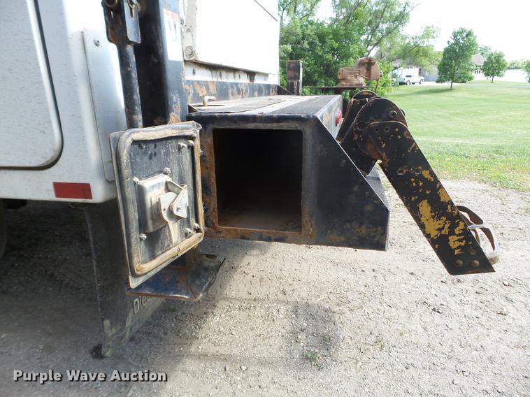 image for item FM9386 2009 Ford F550 Super Duty service truck with crane