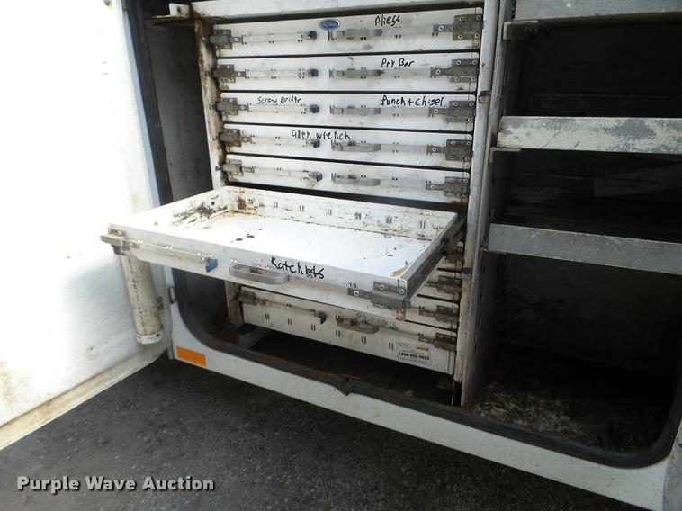 image for item FM9386 2009 Ford F550 Super Duty service truck with crane