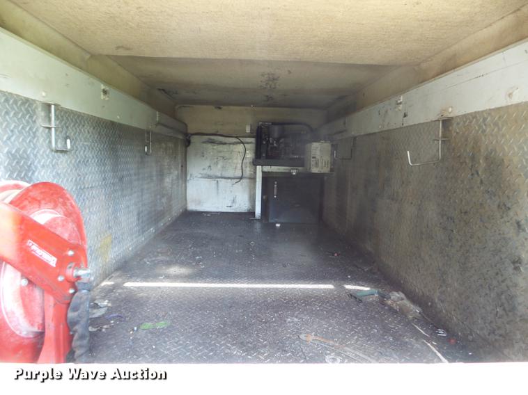 image for item FM9386 2009 Ford F550 Super Duty service truck with crane