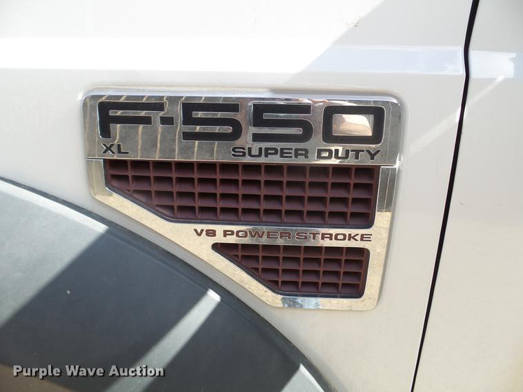 image for item FM9386 2009 Ford F550 Super Duty service truck with crane