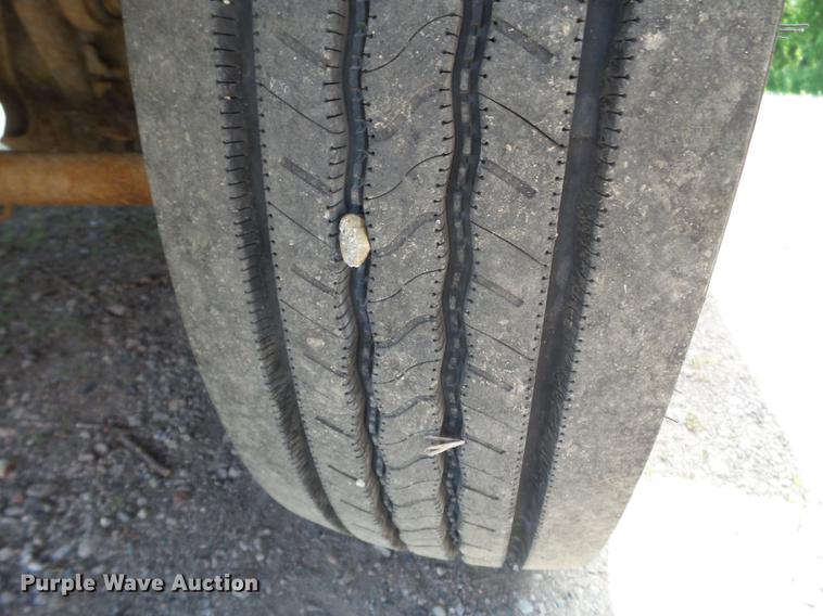 image for item FM9386 2009 Ford F550 Super Duty service truck with crane