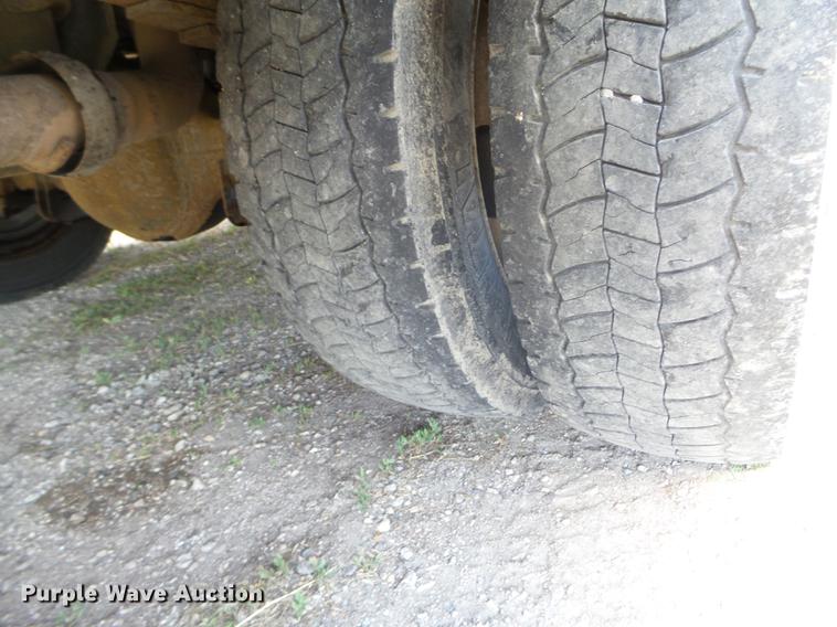 image for item FM9386 2009 Ford F550 Super Duty service truck with crane