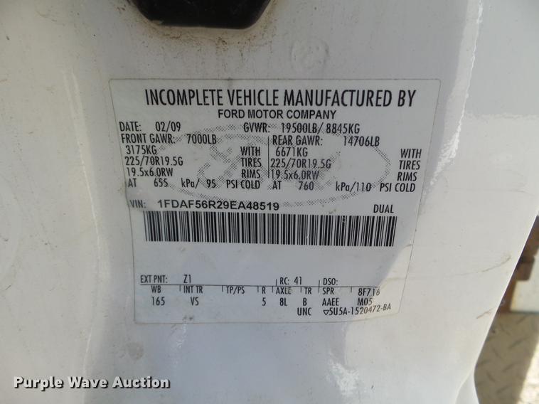 image for item FM9386 2009 Ford F550 Super Duty service truck with crane