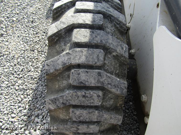 image for item FO9276 Bobcat 873 skid steer