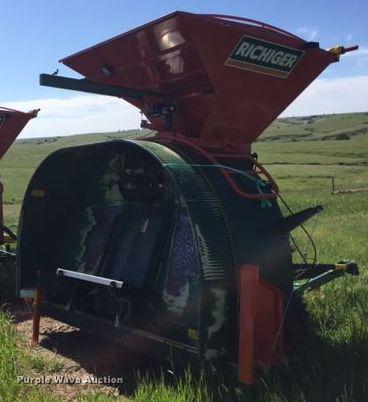 image for item DA3617 2015 Richiger R1050 grain bagger