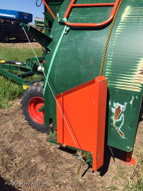 image for item DA3617 2015 Richiger R1050 grain bagger