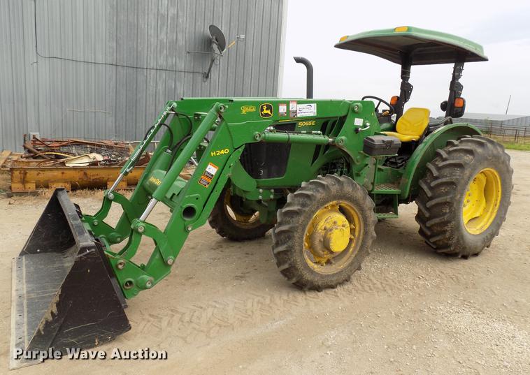 image for item DB9532 2016 John Deere 5065E tractor