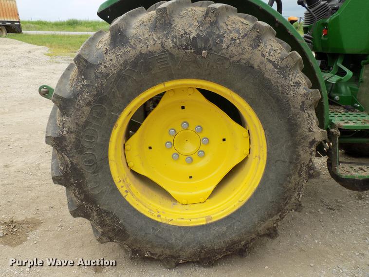 image for item DB9532 2016 John Deere 5065E tractor