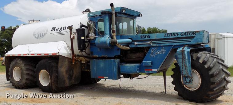 image for item DB9535 1983 Ag-Chem TerraGator 2505 applicator