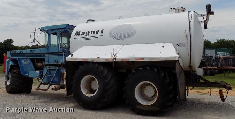 image for item DB9535 1983 Ag-Chem TerraGator 2505 applicator