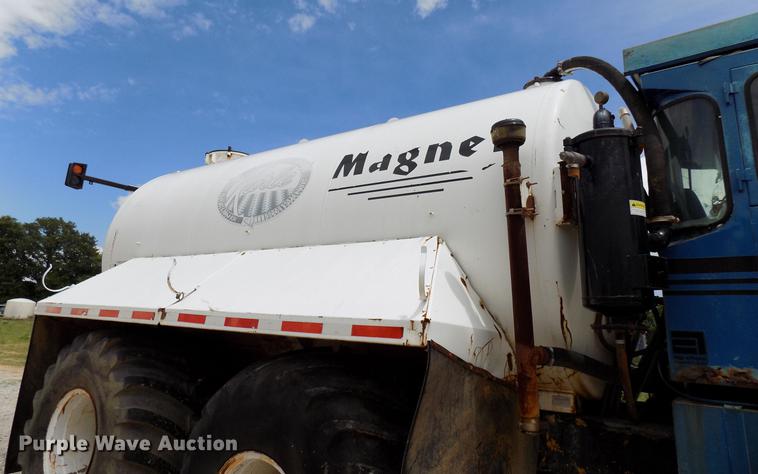 image for item DB9535 1983 Ag-Chem TerraGator 2505 applicator