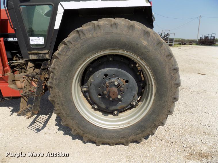 image for item DB9543 1988 Case IH 2096 tractor