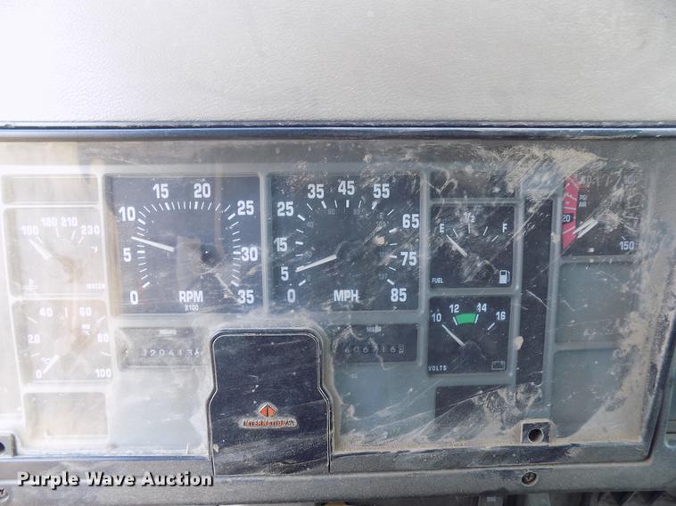 image for item DB9549 1995 International 8100 semi truck