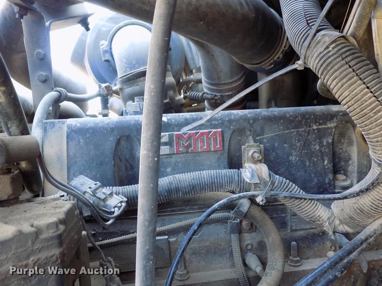 image for item DB9549 1995 International 8100 semi truck