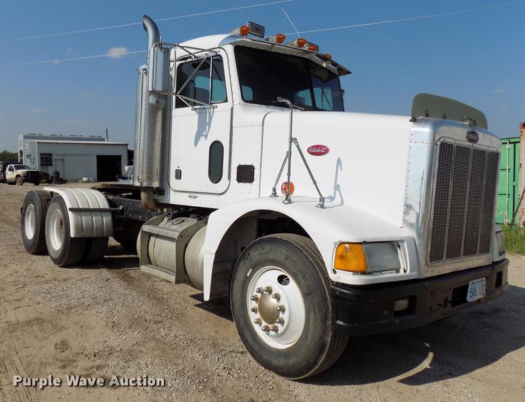 image for item DB9550 1990 Peterbilt semi truck