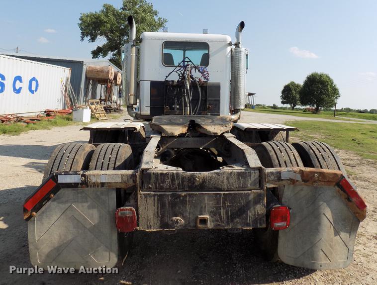 image for item DB9550 1990 Peterbilt semi truck