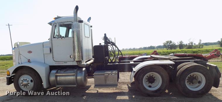 image for item DB9550 1990 Peterbilt semi truck
