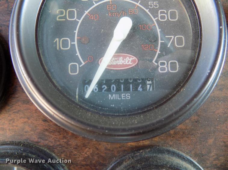 image for item DB9550 1990 Peterbilt semi truck