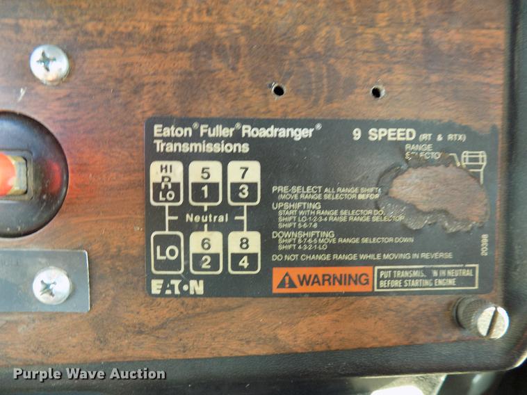 image for item DB9550 1990 Peterbilt semi truck