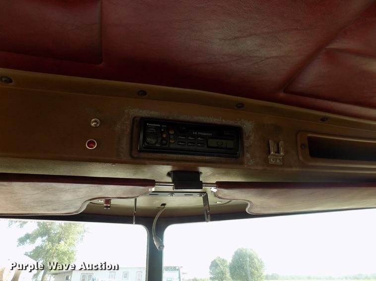 image for item DB9550 1990 Peterbilt semi truck