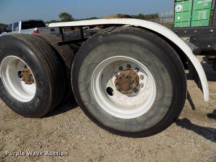 image for item DB9550 1990 Peterbilt semi truck