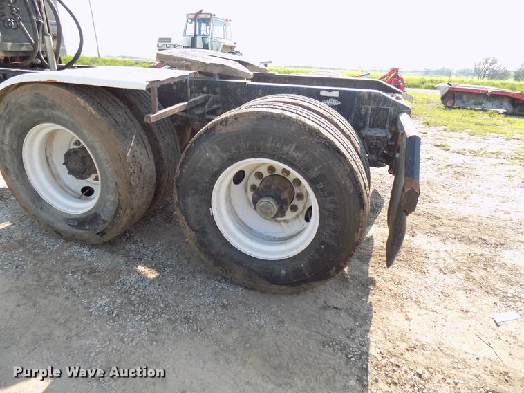 image for item DB9550 1990 Peterbilt semi truck