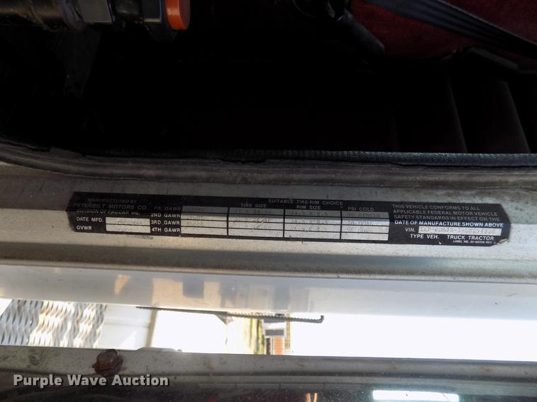 image for item DB9550 1990 Peterbilt semi truck