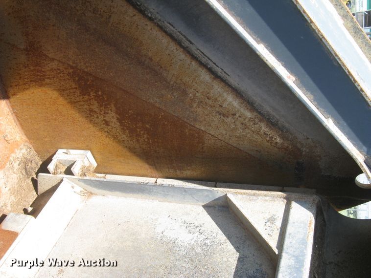 image for item DC1389 Dymax push-out bucket