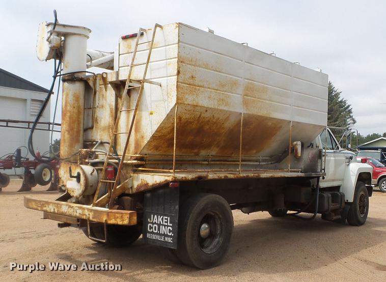 image for item DC4555 1990 Ford F800 feed delivery truck