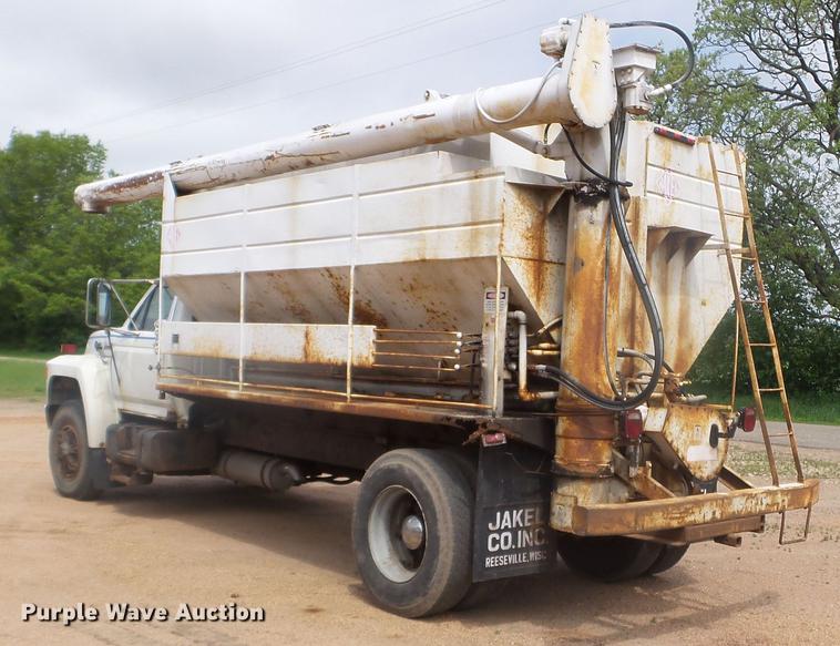 image for item DC4555 1990 Ford F800 feed delivery truck