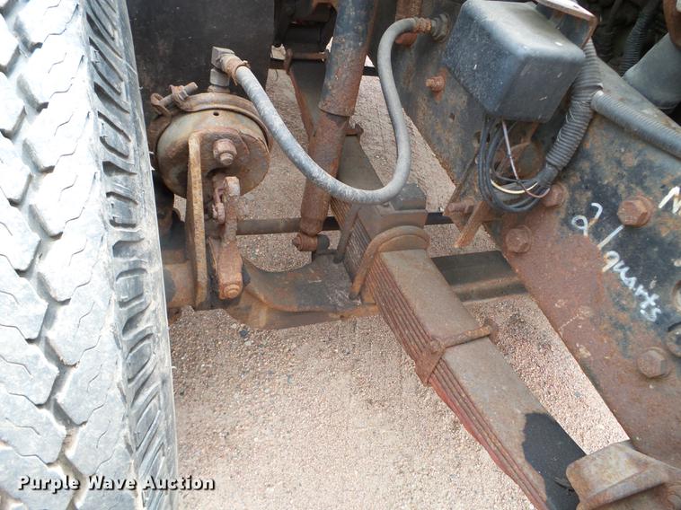 image for item DC4555 1990 Ford F800 feed delivery truck