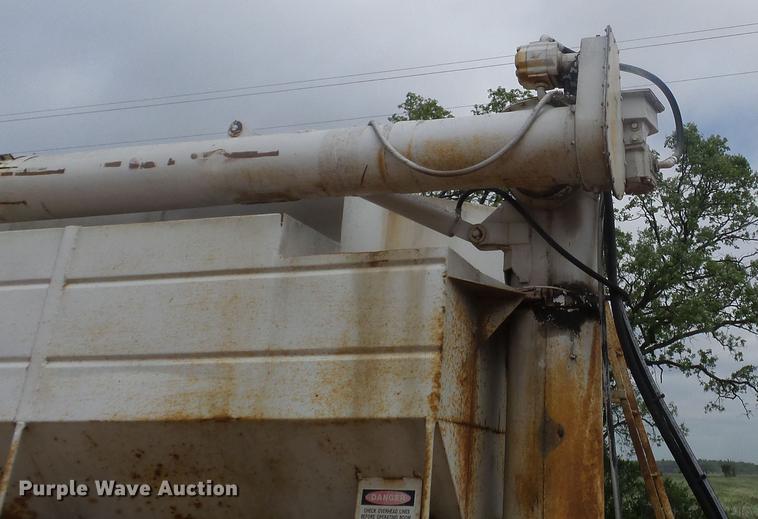 image for item DC4555 1990 Ford F800 feed delivery truck