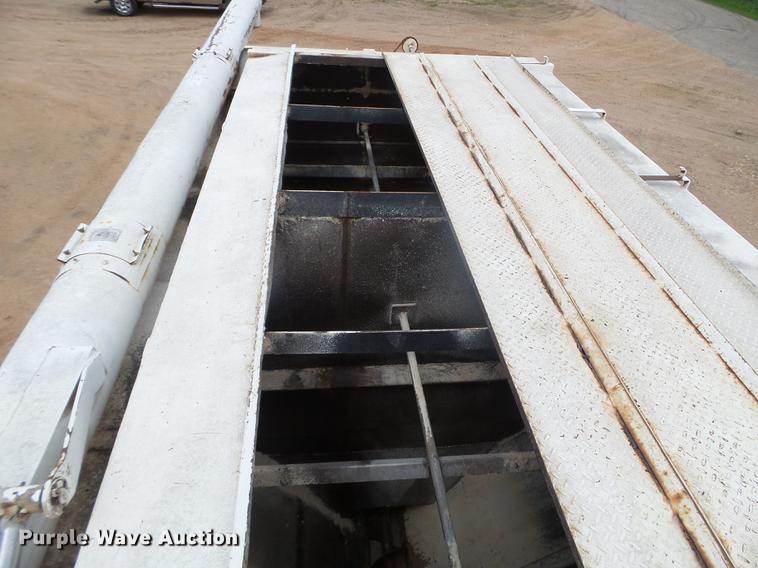 image for item DC4555 1990 Ford F800 feed delivery truck