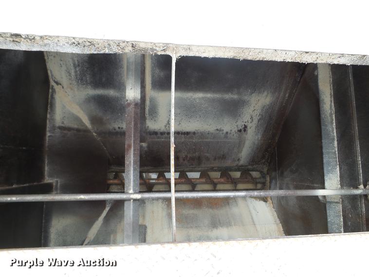 image for item DC4555 1990 Ford F800 feed delivery truck