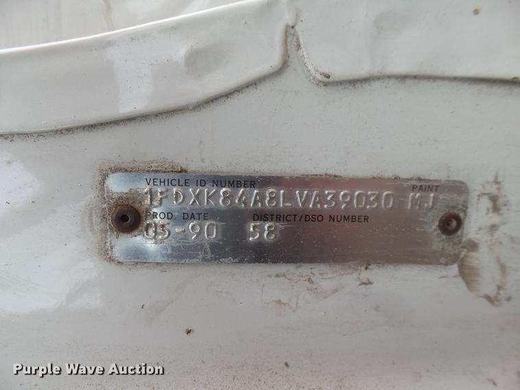 image for item DC4555 1990 Ford F800 feed delivery truck